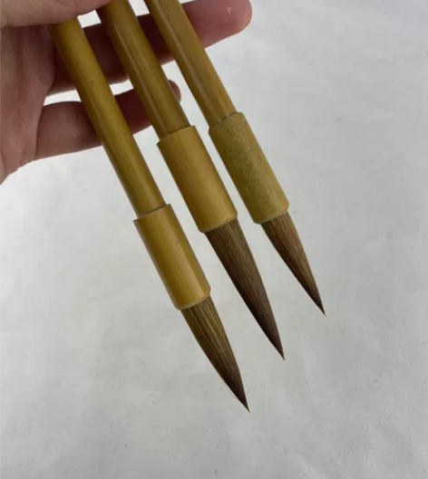 一批狼毫毛笔大中小20多套  卖完为止 大...
