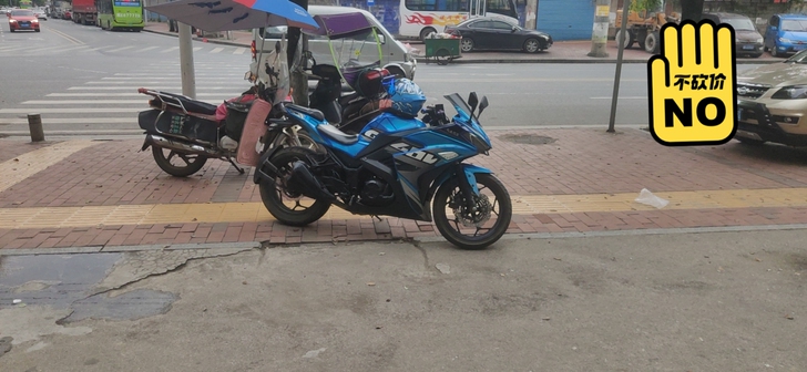 19年国产v6,双杠400,手续齐全,有牌...