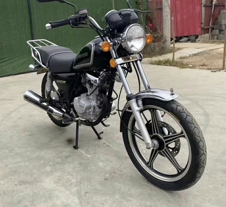 铃木豪爵太子125cc，摩托车 成色没话说...