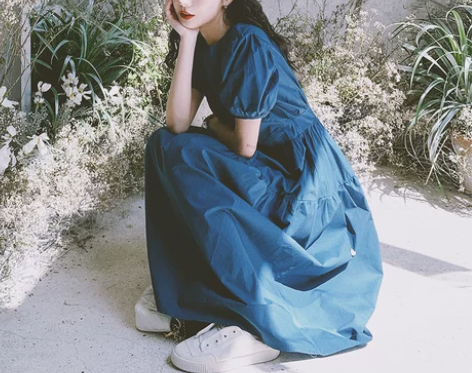 蓝色连衣裙女夏收腰显瘦2021新款法式桔梗...