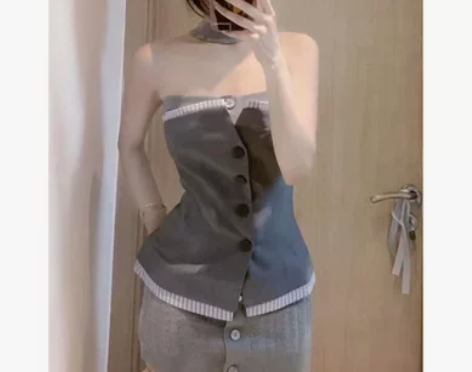 纯欲风排扣挂脖针织连衣裙夏季女一字肩性感包...