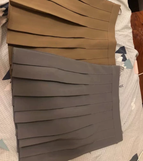 全新百褶裙卡其色黑色三个颜色全新 适合12...