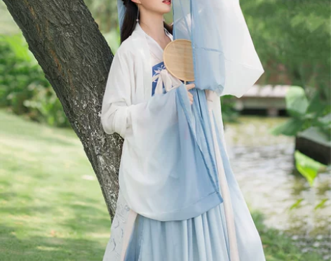 ?汉服 追风侠 民族装 舞台装 感兴趣的话...