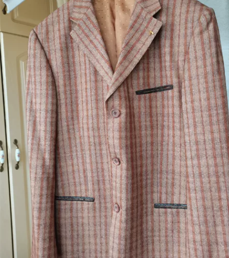 维古尔男士西服 深浅咖啡条西服，肩宽48，...