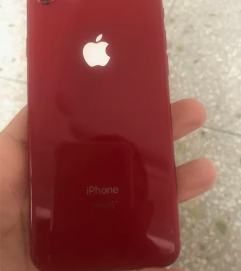 iphone 8代国行64g。功能完好。电...