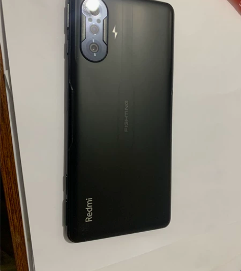 红米k40游戏增强版 参数配置见下图，成色...