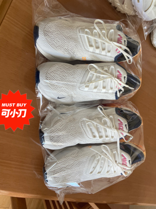 Nike/耐克女气垫鞋，38码，万达专柜购...
