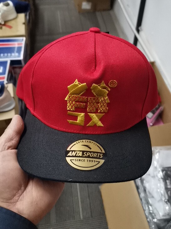 安踏帽子，35一个