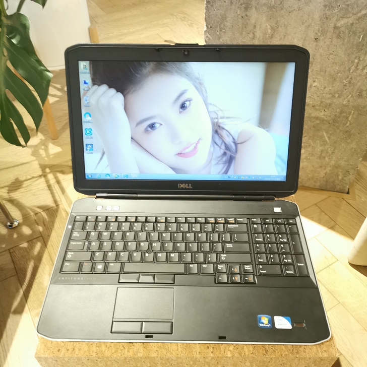 个人戴尔笔记本i7 四核  8g运行  1...