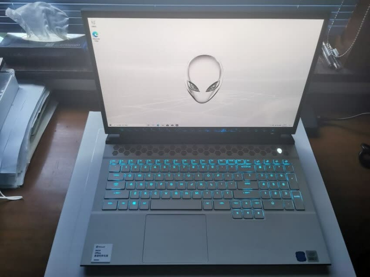 外星人17r4游戏本3070  17寸高端...