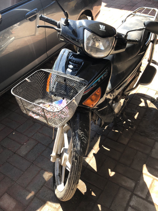 出售豪爵摩托自用没怎么骑一直放着，自取