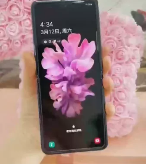 三星折叠F7000 外观新自用非常划算。 ...