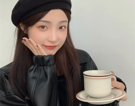 毛呢黑色贝雷帽女秋冬网红甜美爱心画家帽 颜...