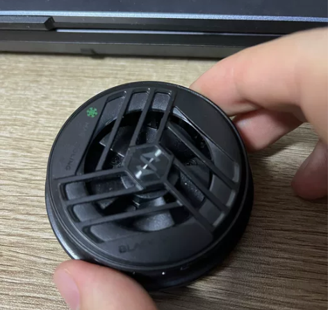 黑鲨散热器磁吸版 制冷效果好没用过几次 感...