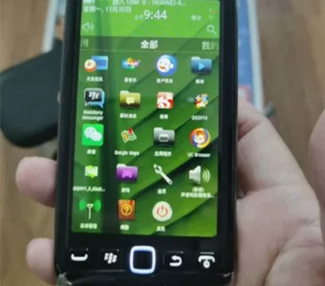 手机黑莓9850，原装全新机器，带膜。盒，...