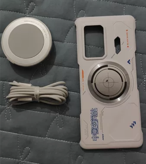 黑鲨磁吸散热器一套  白色 9.9新 航天...