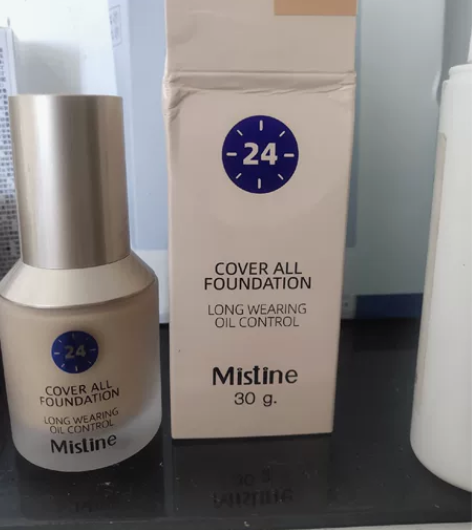 泰国Mistine蓝盾粉底液，粉质细腻，温...