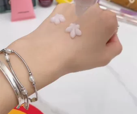 凡士林樱花护手霜香氛护手霜补水保湿不油腻手...