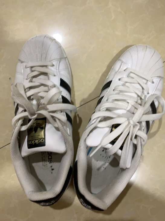 阿迪达斯三叶草金标36马，考拉海购上买的