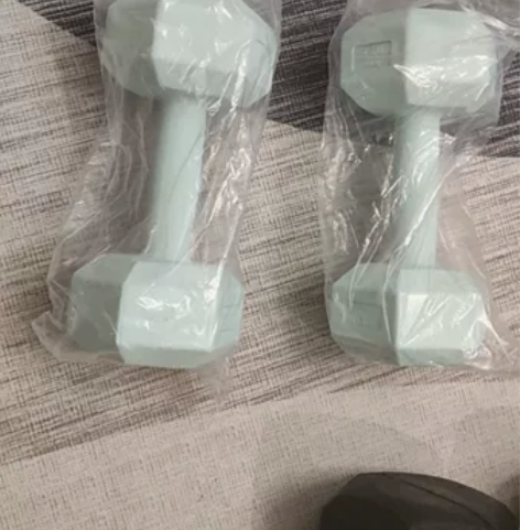 出两个全新的高端哑铃,全新未使用,购成13...