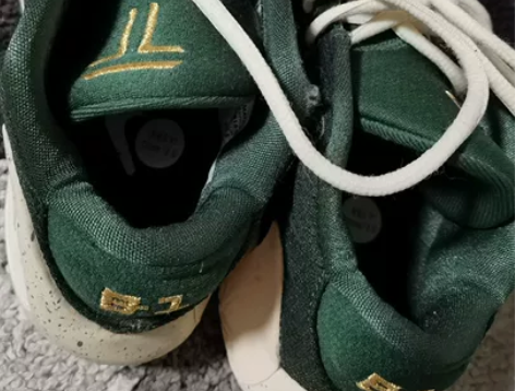 Nike 女士运动鞋冬天厚啊～ 就是运动鞋...