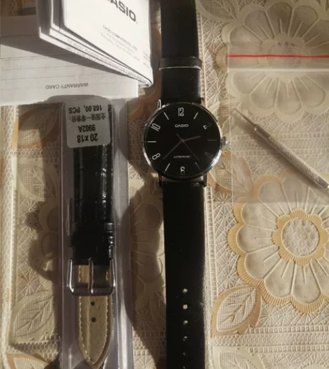 卡西欧石英手表 今年七月份入手的 镜面没有...