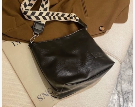 复古纯色大容量水桶包新款潮宽肩带单肩斜挎包...