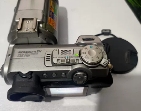 古董相机,索尼 DSC-F707 使用痕...