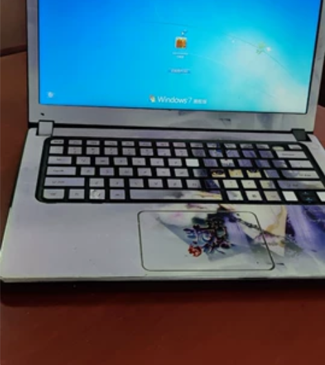 个人一手笔记本转卖，七成新左右，着急卖，需...