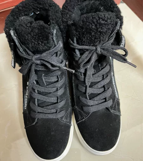 闲置羊羔毛内增高鞋 感兴趣的话点“我想要”...