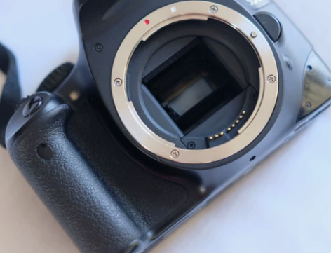 人生第一部相机，也是第一部单反，当年销量最...