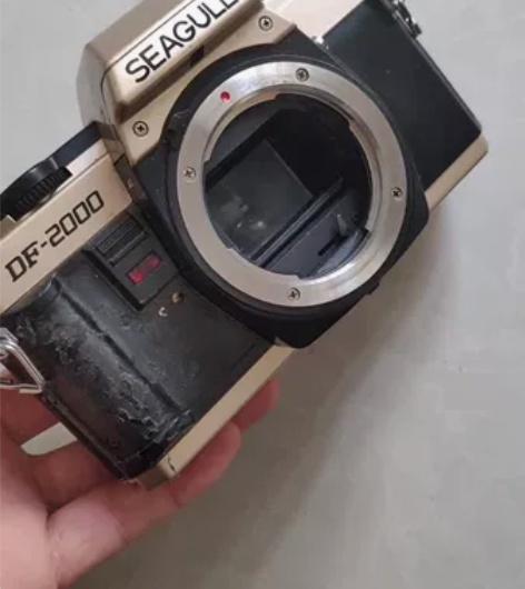 海鸥胶片相机。海鸥DF2000胶卷单反机身...
