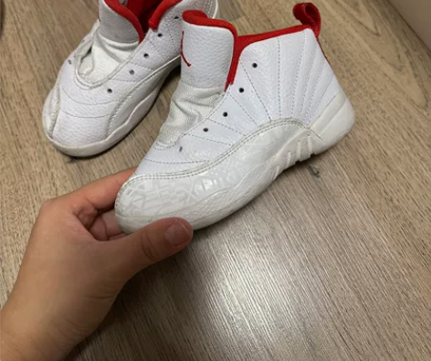 正品乔丹篮球鞋，只穿过一次，内长150，2...