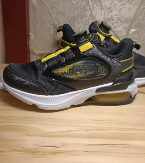 #鞋控的日常 全新正品，特步男童旋转纽扣运...