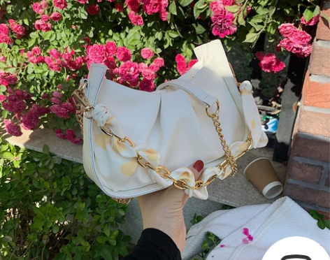 ?法式小众包包女夏季百搭褶皱云朵腋下包20...