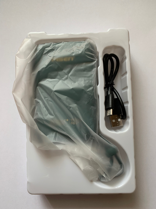 全新品胜充电宝10000毫安自带线20W快...