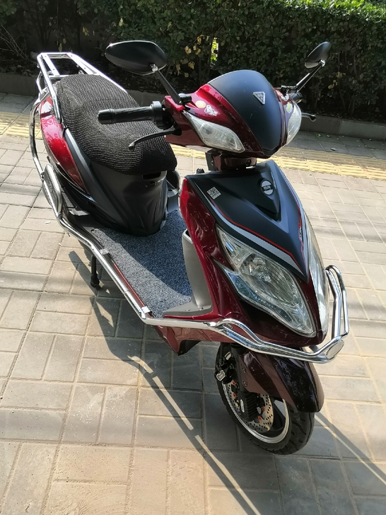 2016款绿能摩战20号电动踏板摩托车，电...