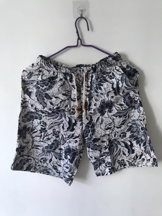 男短裤，图片保证原相机实拍，无任何破损！