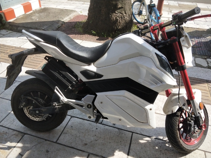 6电瓶，有牌有证