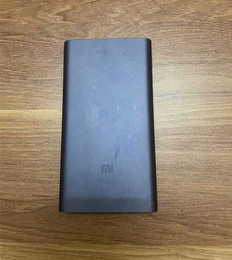 小米充电宝，买了没怎么用过。便宜出。60包...
