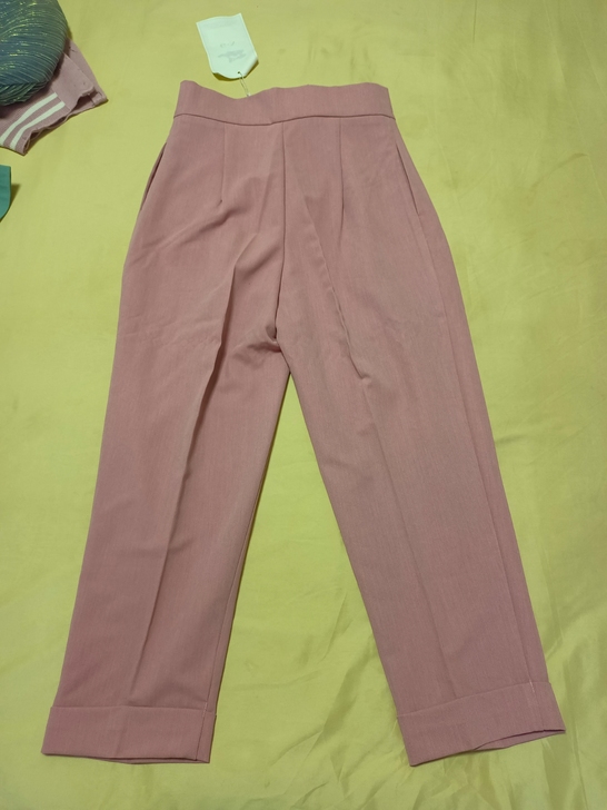 女装裤子，粉色，西服裤子，工装裤，全新带吊...