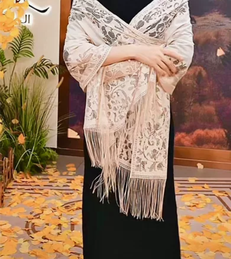 针织流苏镂空蕾丝披肩围巾两用 旗袍披肩秋冬...