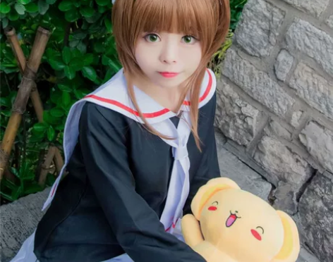校服小樱出 有帽子假发衣服无袜无鞋 衣服有...