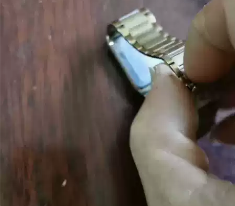 飞亚达，方形石英表，全钢表带，镀金，纯瑞士...