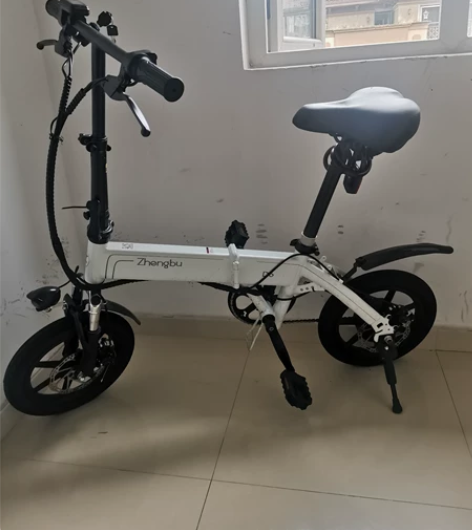正步电动车 买来就几个月 非常新，因为另外...