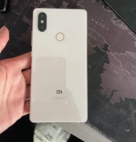 家里老人不用的小米8se、6+64橙色95...