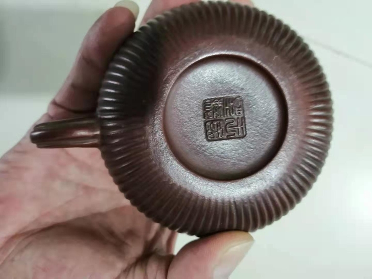 刚收了，一把老紫砂壶，品相完美，有喜欢的可...