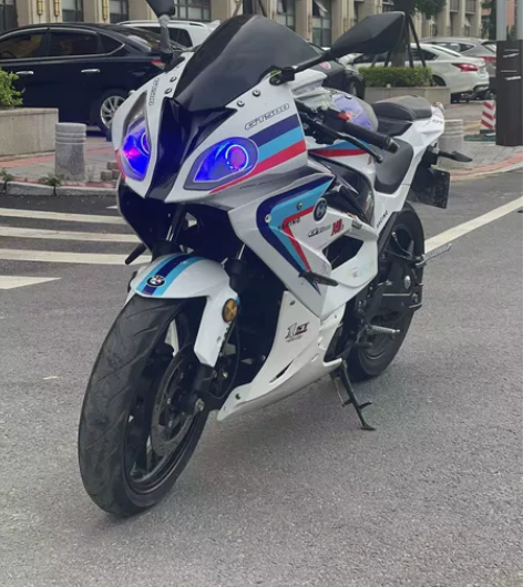 急出一台国产宝马宝雕，经典大小眼，单缸25...