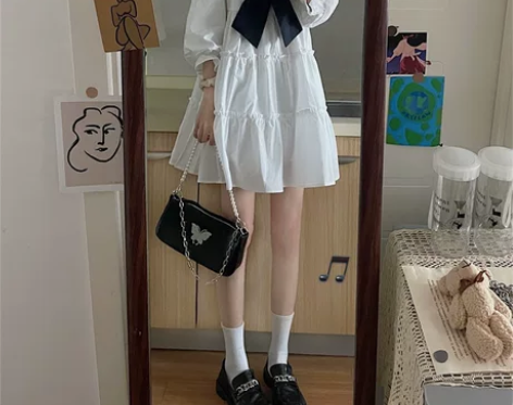 设计感小众泡泡袖连衣裙女夏季新款法式甜美初...