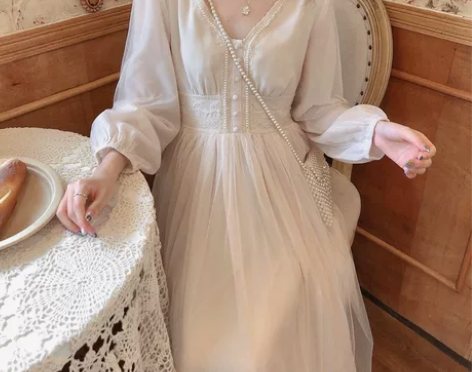 2021年新款秋冬季赫本风法式蕾丝配大衣的...